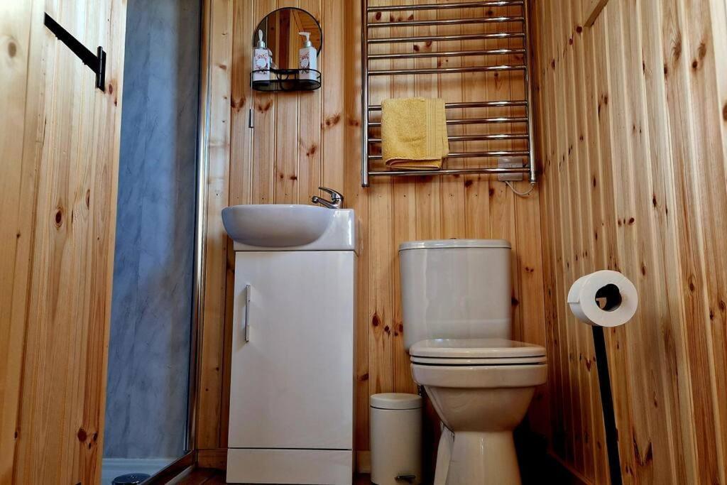 The Shepherd'S Hut @ Innlands Kilmaluag Buitenkant foto